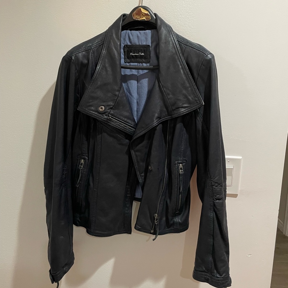 Massimo Dutti dark blue leather jacket, size M, feminine motorcycle-style jacket